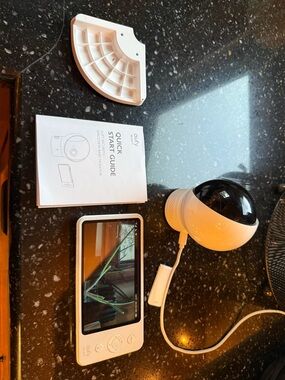 eufy White Baby Monitor Camera & Parent Unit - White